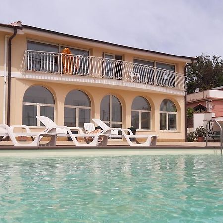 Isola Del Sole Apartment Syracuse ภายนอก รูปภาพ