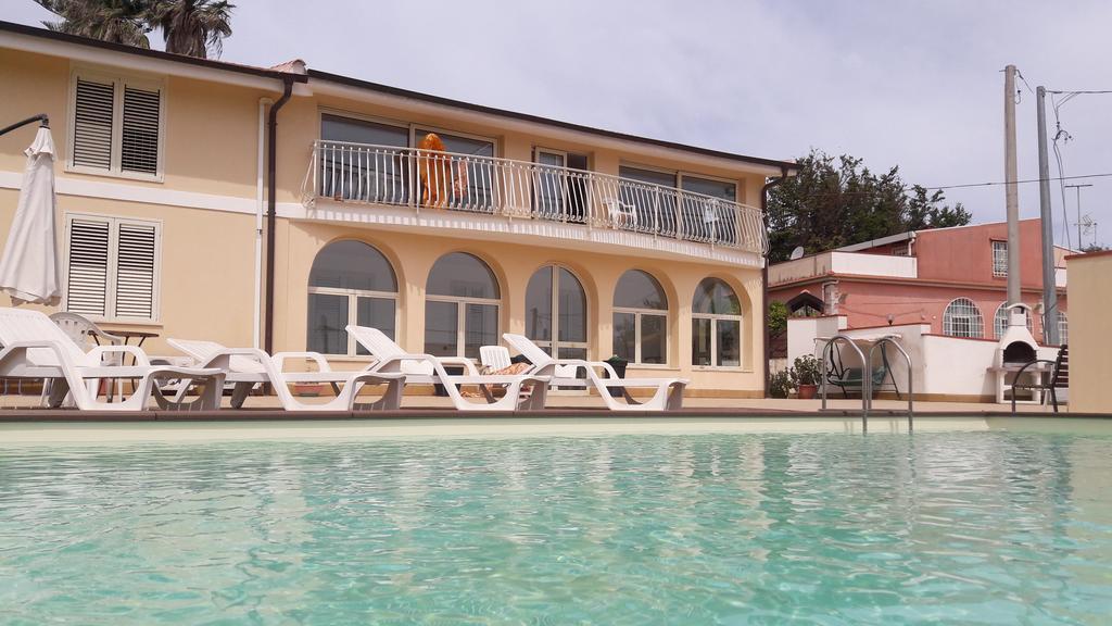 Isola Del Sole Apartment Syracuse ภายนอก รูปภาพ
