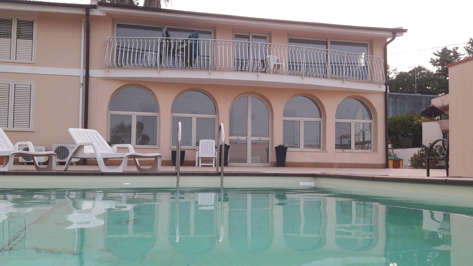 Isola Del Sole Apartment Syracuse ภายนอก รูปภาพ