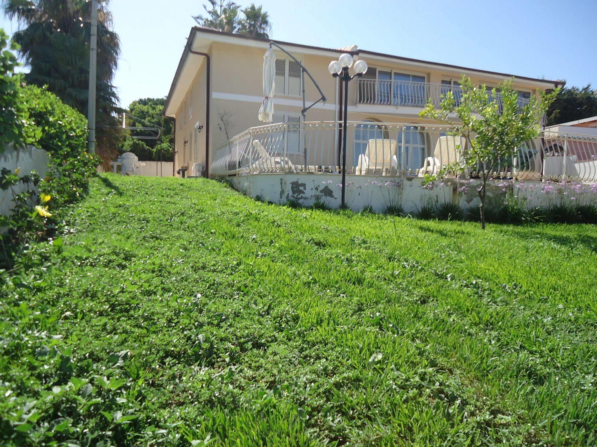 Isola Del Sole Apartment Syracuse ภายนอก รูปภาพ