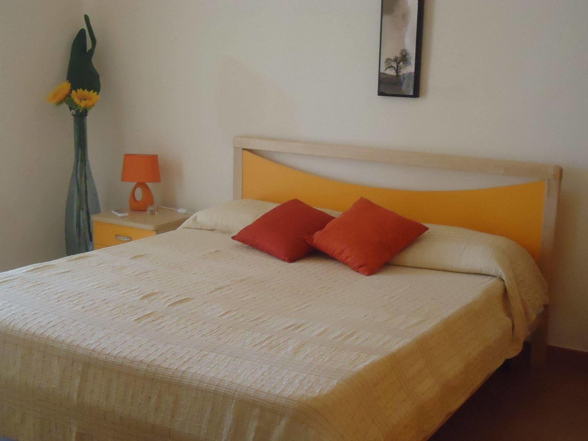 Isola Del Sole Apartment Syracuse ภายนอก รูปภาพ